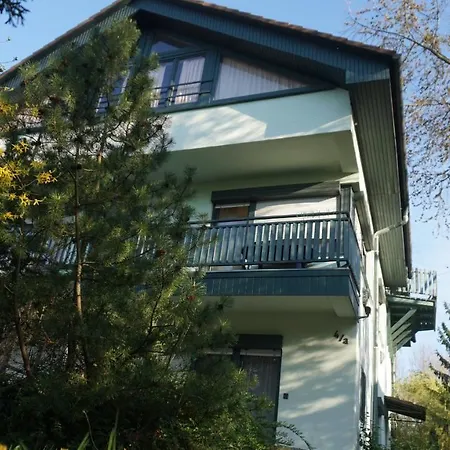 Zoeldello Apartmanhaz * שיופוק
