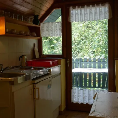 Zoeldello Apartmanhaz דירה שיופוק