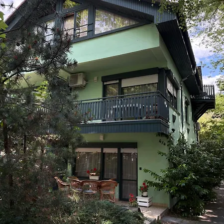 Zoeldello Apartmanhaz * Σίοφοκ