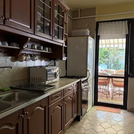 Zoeldello Apartmanhaz שיופוק